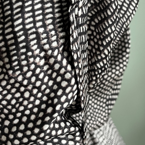 BCBG MaxAzria Black/White Polkadot Belted Short Romper/Jumpsuit S - Picture 9 of 14